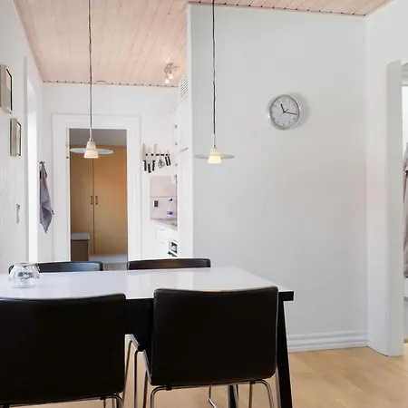 Lovely Centrally Located In Lokken