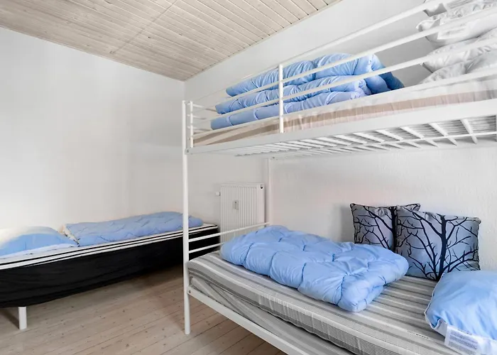 Lovely Centrally Located In Vakantiehuis